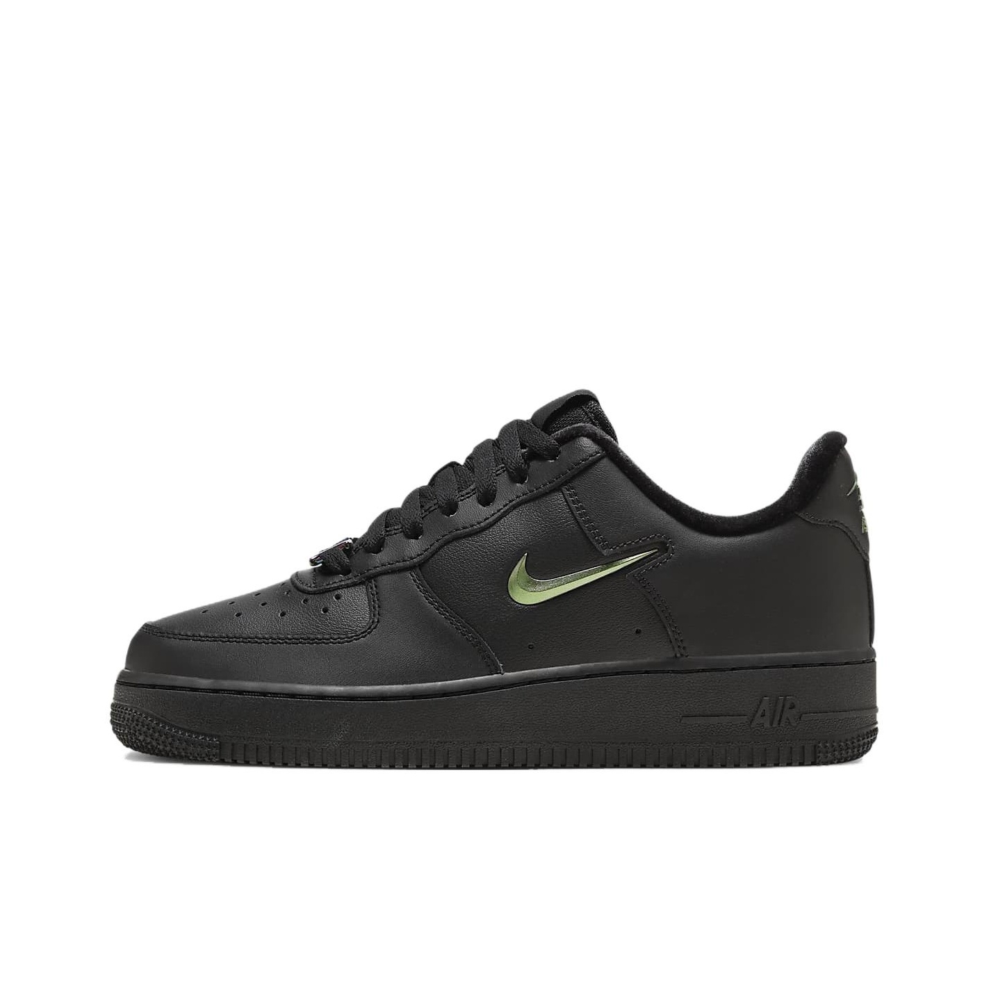 Nike Shoes Air Force 1 - حذاء نايك إير فورس 1 للنساء