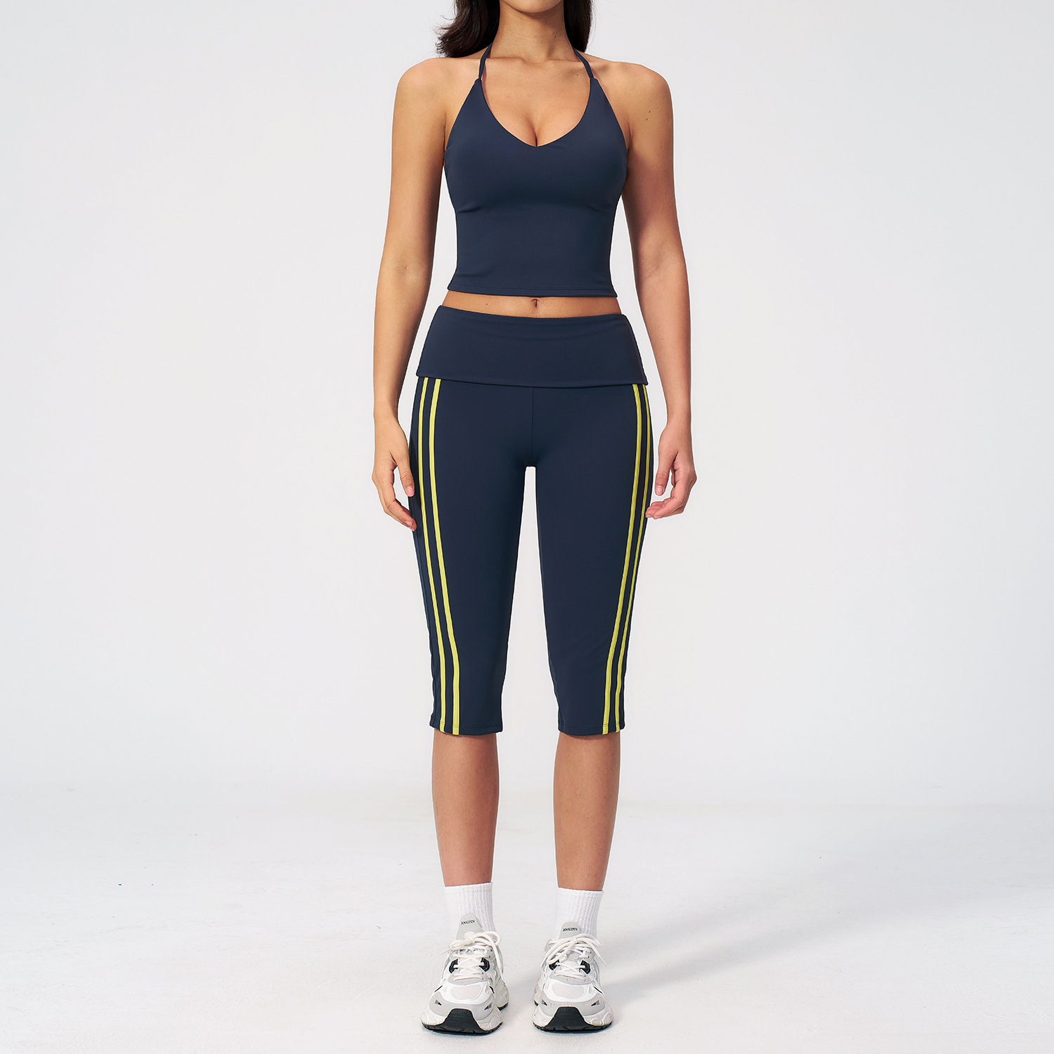 بدلة يوغا من قطعتين للنساء: حم - مراجعة Compression Shorts Athletes وسعره